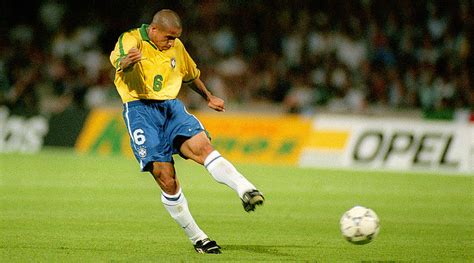 roberto carlos first goal for brazil